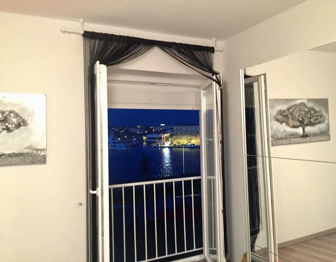 Royal View Apartment Zadar 0*,