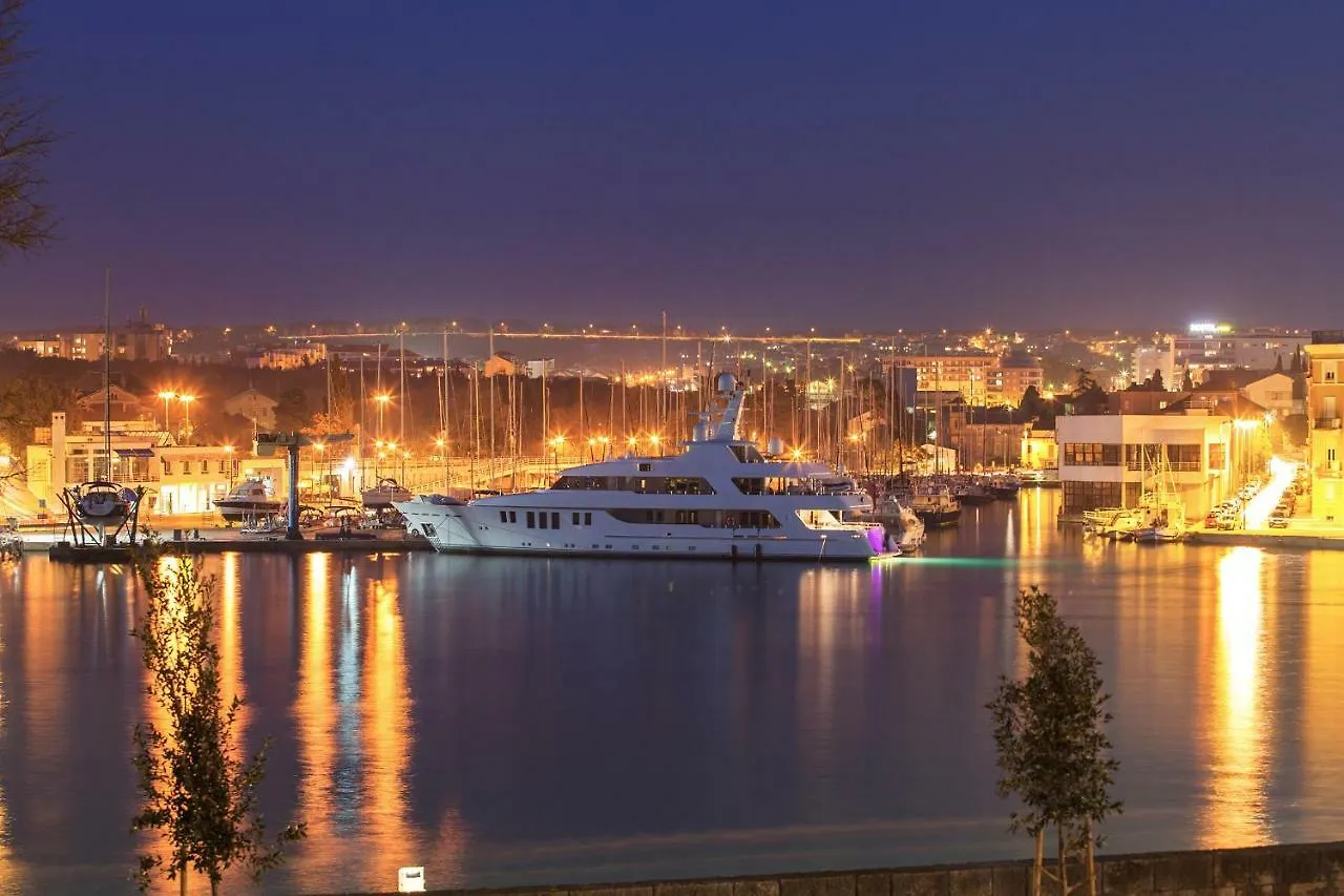 Royal View Apartment Zadar 0*,